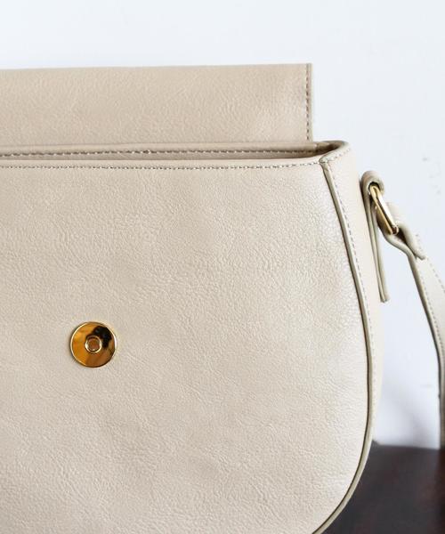 BEAUTY&YOUTH UNITED ARROWS（ビューティーアンドユースユナイテッドアローズ）の「BY∵ フラップタッセルショルダー◆（ショルダーバッグ・レディース・ブラック/ナチュラル/グレー/ダークブラウン・ﾌﾘ-）」の10枚目の写真