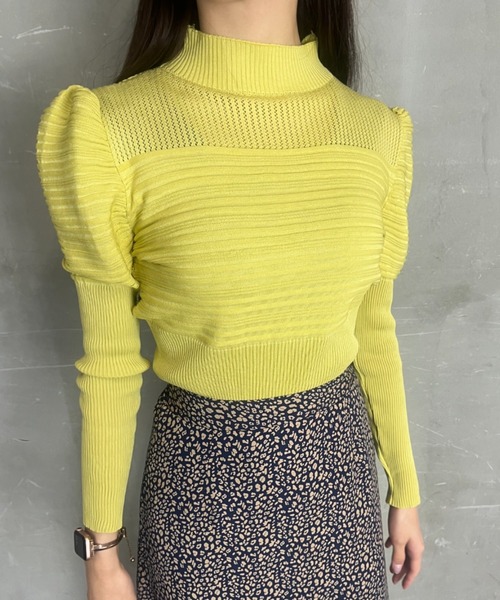 tolene(トレネ)の「パワースリーブハイネックニットプルオーバー(ニット/セーター・レディース・グリーン/イエロー/パープル/ブラック・FREE)」の1枚目の写真