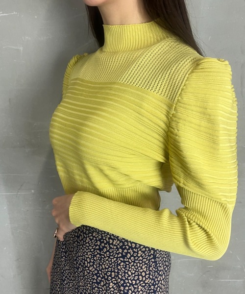 tolene(トレネ)の「パワースリーブハイネックニットプルオーバー(ニット/セーター・レディース・グリーン/イエロー/パープル/ブラック・FREE)」の15枚目の写真