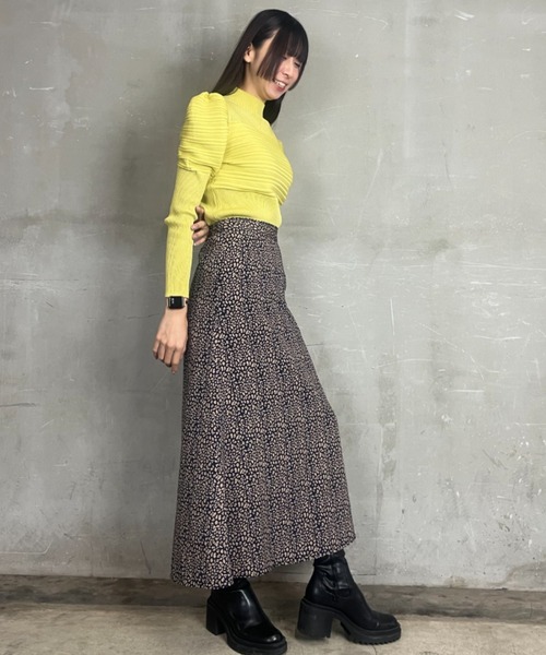 tolene(トレネ)の「パワースリーブハイネックニットプルオーバー(ニット/セーター・レディース・グリーン/イエロー/パープル/ブラック・FREE)」の11枚目の写真