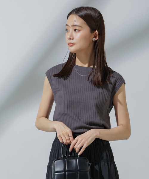 NANO universe(ナノユニバース)の「Anti Soaked(R) 汗染み防止 リブノースリーブTシャツ(Tシャツ/カットソー・レディース・ブラック/グレー系その他4/チャコール/アイボリー・S/M)」の2枚目の写真