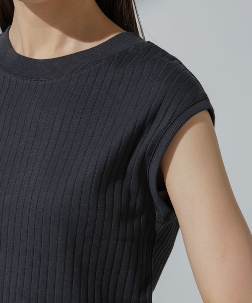 NANO universe(ナノユニバース)の「Anti Soaked(R) 汗染み防止 リブノースリーブTシャツ(Tシャツ/カットソー・レディース・ブラック/グレー系その他4/チャコール/アイボリー・S/M)」の5枚目の写真