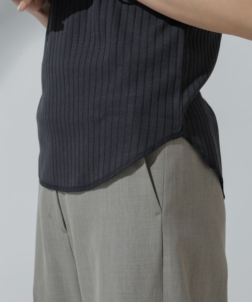 NANO universe(ナノユニバース)の「Anti Soaked(R) 汗染み防止 リブノースリーブTシャツ(Tシャツ/カットソー・レディース・ブラック/グレー系その他4/チャコール/アイボリー・S/M)」の6枚目の写真