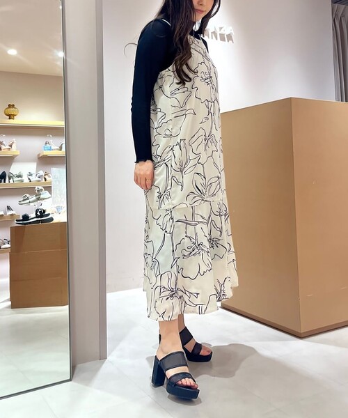 ESPERANZA(エスペランサ)の「ダブルベルトラメ厚底ミュールサンダル 24SS(サンダル・レディース・ホワイト系9/ブラック系8/ベージュ系8・S/M/L/LL)」の21枚目の写真