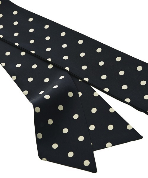 marjour(マージュール)の「DOT TWILLY(バンダナ/スカーフ・レディース・オフホワイト/ネイビー・FREE)」の13枚目の写真