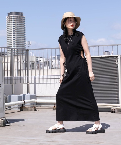bohmal(ボマール)の「ウエストカットアウトロングワンピース(ワンピース・レディース・ブラック・MEDIUM)」の3枚目の写真