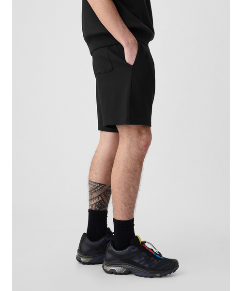 GAP(ギャップ)の「7インチ GAPロゴ ショートパンツ(ユニセックス)(その他パンツ・メンズ・ホワイト系その他/ブラック/グレー/ネイビー・XS/S/M/L/XL)」の9枚目の写真