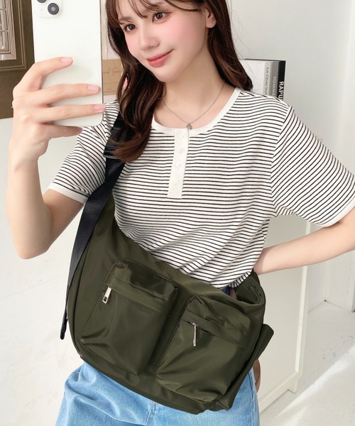 moment+（モーメントプラス）の「立体ポケットナイロンボディバッグ