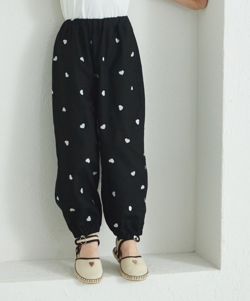 pairmanon(ペアマノン)の「ハート刺繍カーゴパンツ(カーゴパンツ・キッズ・ベージュ/ブラック・90/100/110/120/130/140/150)」の13枚目の写真