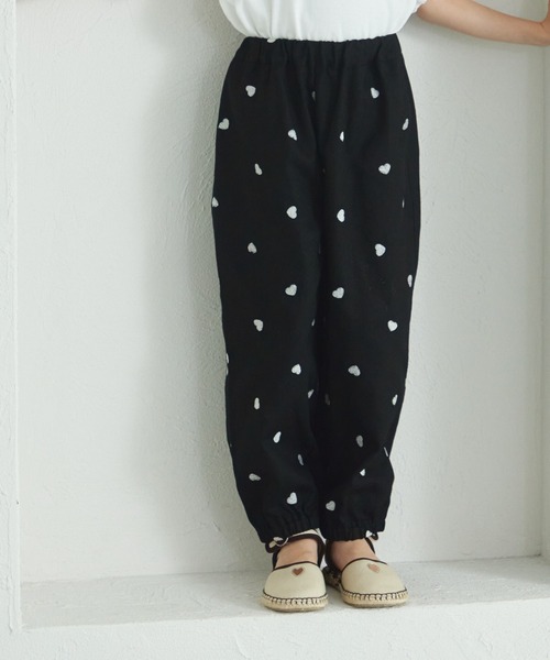 pairmanon(ペアマノン)の「ハート刺繍カーゴパンツ(カーゴパンツ・キッズ・ベージュ/ブラック・90/100/110/120/130/140/150)」の12枚目の写真