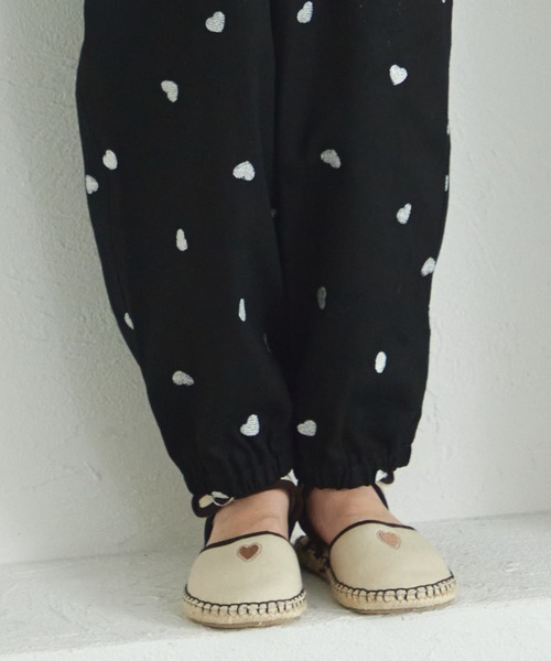 pairmanon(ペアマノン)の「ハート刺繍カーゴパンツ(カーゴパンツ・キッズ・ベージュ/ブラック・90/100/110/120/130/140/150)」の11枚目の写真
