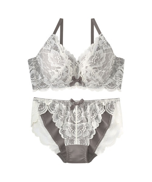 セール】【ブラショーツセット/自胸で谷間復活！脇高で後姿スッキリ