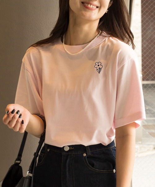 SETUP7(セットアップセブン)の「【SETUP7】フラワー デイジー ワンポイント ロゴ刺繍 半袖 Tシャツ(Tシャツ/カットソー・レディース・ホワイト系その他2/ホワイト系その他3/ピンク/ホワイト系1/ブラック/ブルー・FREE)」の6枚目の写真