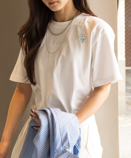 SETUP7(セットアップセブン)の「【SETUP7】フラワー デイジー ワンポイント ロゴ刺繍 半袖 Tシャツ(Tシャツ/カットソー・レディース・ホワイト系その他2/ホワイト系その他3/ピンク/ホワイト系1/ブラック/ブルー・FREE)」の3枚目の写真