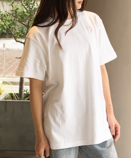SETUP7(セットアップセブン)の「【SETUP7】フラワー デイジー ワンポイント ロゴ刺繍 半袖 Tシャツ(Tシャツ/カットソー・レディース・ホワイト系その他2/ホワイト系その他3/ピンク/ホワイト系1/ブラック/ブルー・FREE)」の12枚目の写真