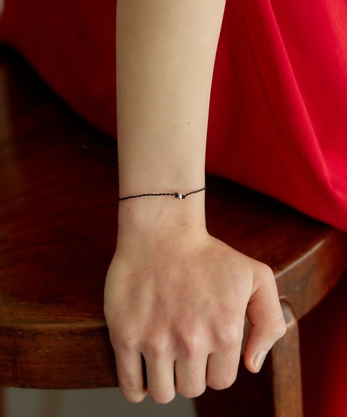 URBAN RESEARCH(アーバンリサーチ)の「decor『デコール』 String Bracelet(ブレスレット・レディース・シルバー/ブラック/イエロー/レッド/ブロンズ・-)」の16枚目の写真