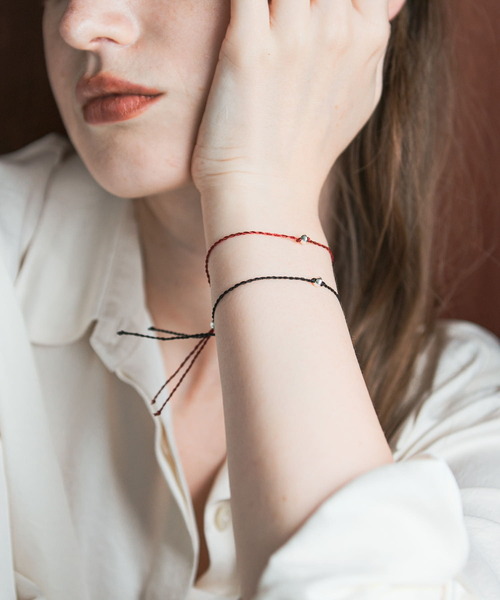 URBAN RESEARCH(アーバンリサーチ)の「decor『デコール』 String Bracelet(ブレスレット・レディース・シルバー/ブラック/イエロー/レッド/ブロンズ・-)」の21枚目の写真