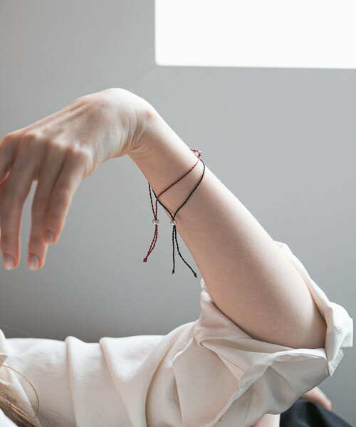 URBAN RESEARCH(アーバンリサーチ)の「decor『デコール』 String Bracelet(ブレスレット・レディース・シルバー/ブラック/イエロー/レッド/ブロンズ・-)」の22枚目の写真