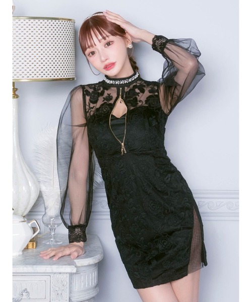 DAZZY(デイジー)の「【販売枚数2000枚を突破】主役級ビジュ叶う 殿堂入り 谷間魅せ パールネックフラワー 刺繍 タイト ミニ丈 ドレス(ドレス・レディース・アイボリー/ブラック・S/M/L)」の7枚目の写真