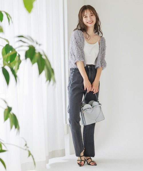 mysty woman(ミスティウーマン)の「フラッフィーVネックカーディガン 140924(カーディガン/ボレロ・レディース・グレイッシュブルー/ブラック/アイボリー/グリーン・FREE)」の9枚目の写真