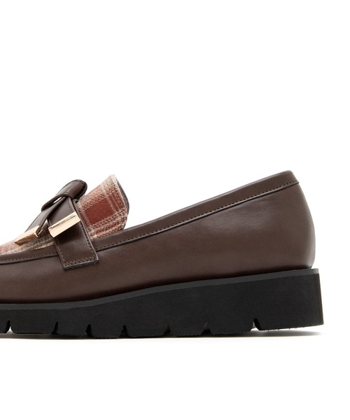 JELLY BEANS(ジェリービーンズ)の「トラックソールノットリボンローファー(215-40136)JELLY BEANS(ジェリービーンズ)(ローファー・レディース・ブラック/アイボリー/ダークブラウン・22.5/23/23.5/24/24.5)」の11枚目の写真