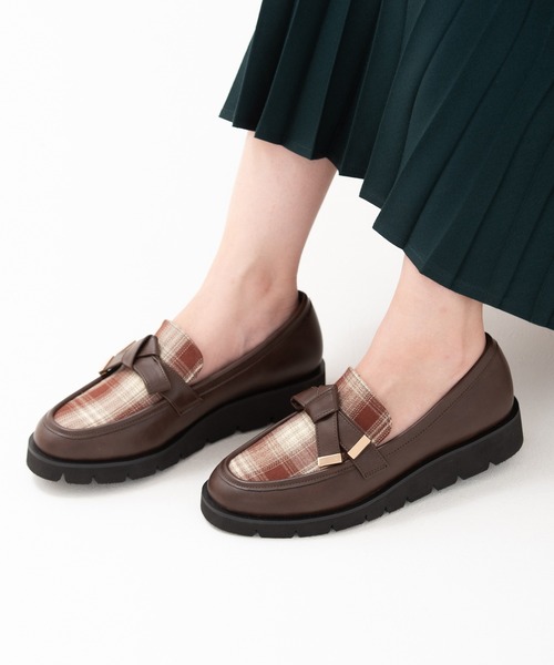 JELLY BEANS(ジェリービーンズ)の「トラックソールノットリボンローファー(215-40136)JELLY BEANS(ジェリービーンズ)(ローファー・レディース・ブラック/アイボリー/ダークブラウン・22.5/23/23.5/24/24.5)」の20枚目の写真