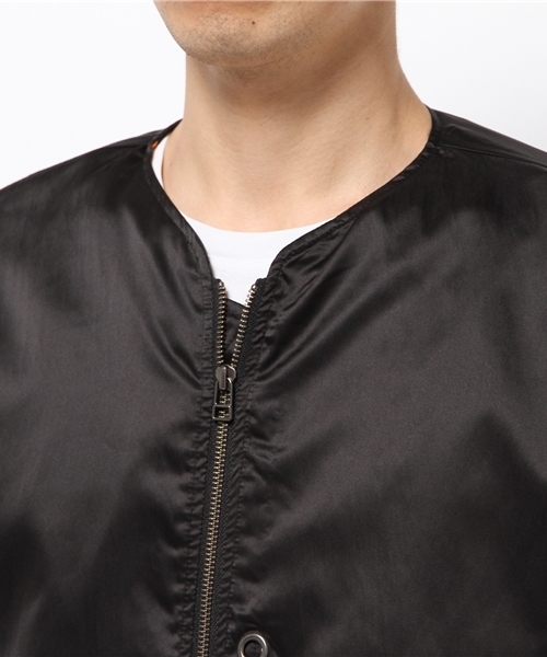 WHO'S WHO gallery(フーズフーギャラリー)の「【GIGGER】ノーカラーMA-1(ブルゾン・メンズ・カーキ/ブラック・LARGE/MEDIUM)」の7枚目の写真