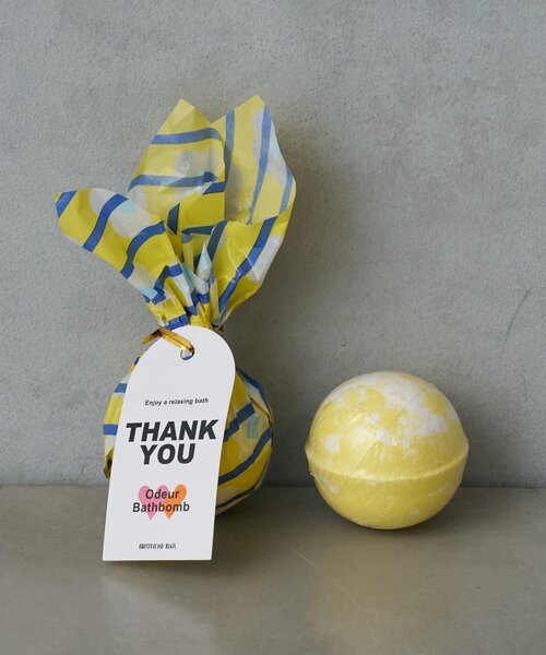 BIRTHDAY BAR（バースデイバー）の「MOTIF GEOMETRY　Bathbomb  バスボム（入浴剤・バスケア・レディース・ブルー/ホワイト/ピンク/イエロー・0）」の3枚目の写真