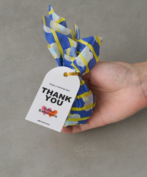 BIRTHDAY BAR（バースデイバー）の「MOTIF GEOMETRY　Bathbomb  バスボム（入浴剤・バスケア・レディース・ブルー/ホワイト/ピンク/イエロー・0）」の14枚目の写真