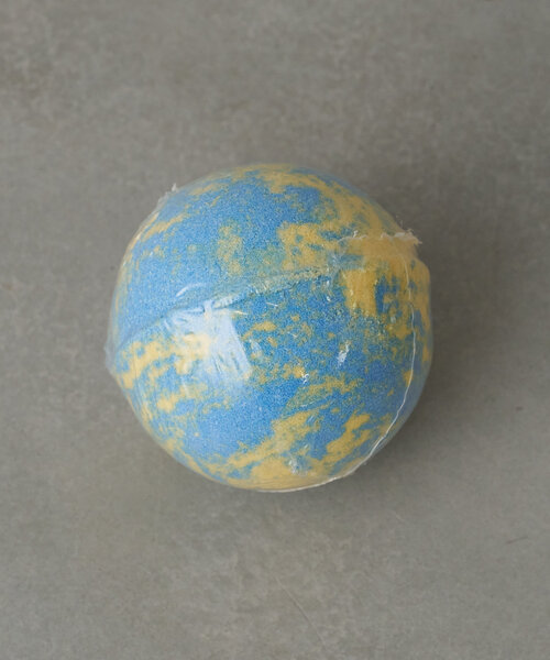BIRTHDAY BAR（バースデイバー）の「MOTIF GEOMETRY　Bathbomb  バスボム（入浴剤・バスケア・レディース・ブルー/ホワイト/ピンク/イエロー・0）」の15枚目の写真