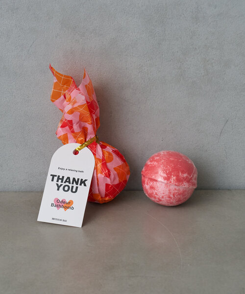 BIRTHDAY BAR（バースデイバー）の「MOTIF GEOMETRY　Bathbomb  バスボム（入浴剤・バスケア・レディース・ブルー/ホワイト/ピンク/イエロー・0）」の19枚目の写真