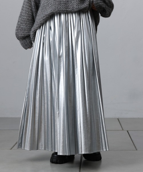 COLONY 2139（コロニートゥーワンスリーナイン）の「フェイクレザープリーツスカート（スカート・レディース・シルバー/ブラック/カーキ・FREE）」の20枚目の写真