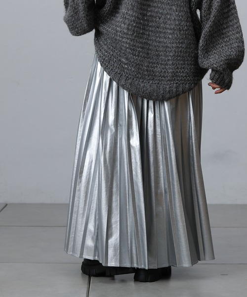 COLONY 2139（コロニートゥーワンスリーナイン）の「フェイクレザープリーツスカート（スカート・レディース・シルバー/ブラック/カーキ・FREE）」の22枚目の写真