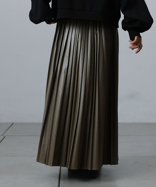 COLONY 2139（コロニートゥーワンスリーナイン）の「フェイクレザープリーツスカート（スカート・レディース・シルバー/ブラック/カーキ・FREE）」の14枚目の写真