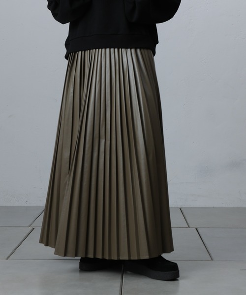 COLONY 2139（コロニートゥーワンスリーナイン）の「フェイクレザープリーツスカート（スカート・レディース・シルバー/ブラック/カーキ・FREE）」の12枚目の写真