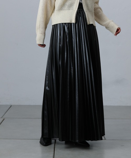 COLONY 2139（コロニートゥーワンスリーナイン）の「フェイクレザープリーツスカート（スカート・レディース・シルバー/ブラック/カーキ・FREE）」の7枚目の写真