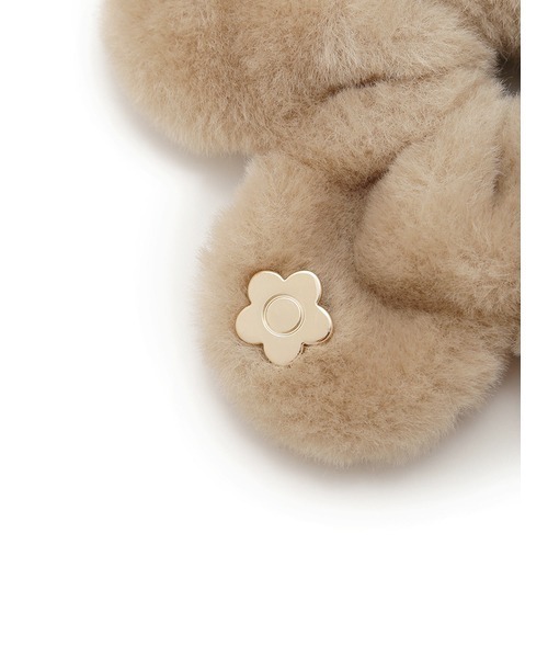 LILY BROWN（リリーブラウン）の「【LILY BROWN×MARY QUANT】ファーフラワーシュシュ（シュシュ・レディース・アイボリー/グレイッシュベージュ・FREE）」の6枚目の写真