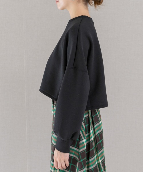 URBAN RESEARCH ROSSO WOMEN（アーバンリサーチ　ロッソ）の「エアーダンボールショートプルオーバー（Tシャツ/カットソー・レディース・ブラック/ホワイト・FREE）」の7枚目の写真