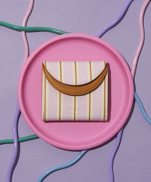 GRAIN（グレイン）の「【GRAIN/グレイン】二つ折りバイカラーウォレット（財布・レディース・グリーン/ピンク/シルバー/ブラック/ネイビー/イエロー/レッド/イエロー系その他/レッド系その他/ブラック系その他/パープル/イエロー系その他2/ホワイト/ピンク系その他3/ブルー系その他3/イエロー系その他3・FREE）」の13枚目の写真