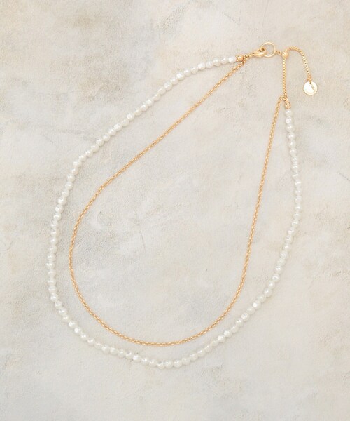 OPAQUE.CLIP（オペークドットクリップ）の「フェイクパール×チェーン2連ネックレス（ネックレス・レディース・シルバー/ゴールド・00）」の4枚目の写真