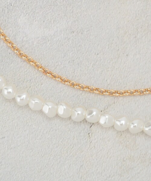 OPAQUE.CLIP（オペークドットクリップ）の「フェイクパール×チェーン2連ネックレス（ネックレス・レディース・シルバー/ゴールド・00）」の5枚目の写真