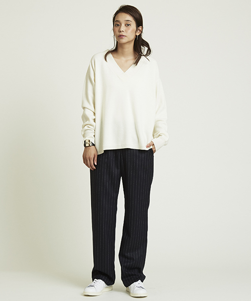 ELFORBR（エルフォーブル）の「ウール混深Vネックニットプルオーバー（ニット/セーター・レディース・ホワイト/グレー/ピンク・MEDIUM）」の9枚目の写真