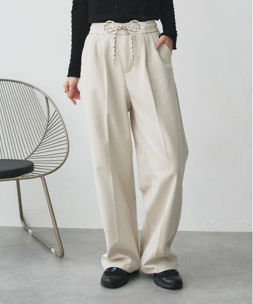 ad thie（アドティエ）の「ウエストコード タックパンツ（スラックス・レディース・ブラウン/オフホワイト/ブラック・FREE）」の2枚目の写真