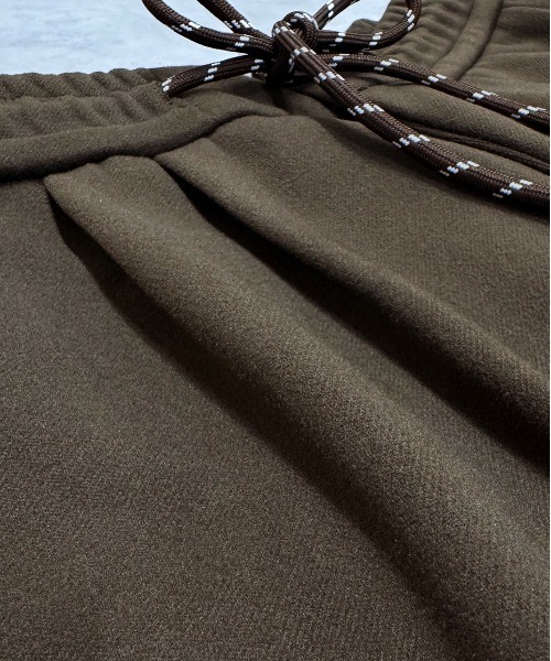 ad thie（アドティエ）の「ウエストコード タックパンツ（スラックス・レディース・ブラウン/オフホワイト/ブラック・FREE）」の14枚目の写真