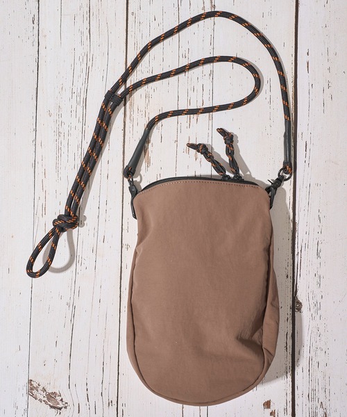 UNIVERSAL OVERALL(ユニバーサルオーバーオール)の「【UNIVERSAL OVERALL】FRONT MESH MINI SHOULDER BAG / フロントメッシュミニショルダーバッグ(ショルダーバッグ・レディース・ブラック/ブルー/レモンイエロー/オレンジ/モカ/ライトグレー/グレイッシュベージュ・FREE)」の15枚目の写真