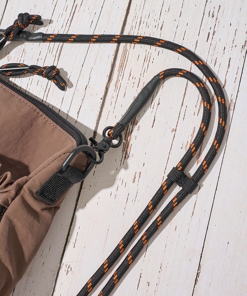 UNIVERSAL OVERALL(ユニバーサルオーバーオール)の「【UNIVERSAL OVERALL】FRONT MESH MINI SHOULDER BAG / フロントメッシュミニショルダーバッグ(ショルダーバッグ・レディース・ブラック/ブルー/レモンイエロー/オレンジ/モカ/ライトグレー/グレイッシュベージュ・FREE)」の20枚目の写真