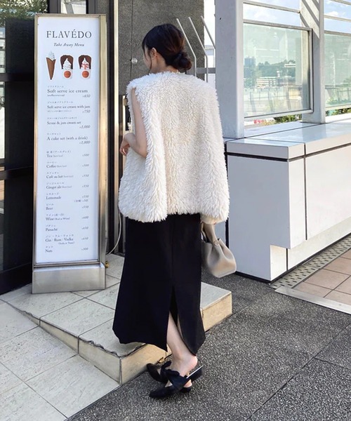 merrylatte(メリーラテ)の「もこもこフェイクファーベスト(ベスト・レディース・アイボリー・FREE)」の11枚目の写真