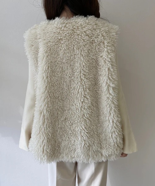 merrylatte(メリーラテ)の「もこもこフェイクファーベスト(ベスト・レディース・アイボリー・FREE)」の6枚目の写真