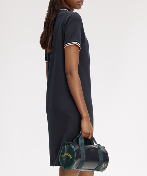 FRED PERRY(フレッドペリー)の「Classic Mini Barrel Bag/クラシックミニバレルバッグ(ショルダーバッグ・レディース・ベージュ/ブラック/マルーン/ライトオリーブ/ダークグリーン/グリーン/ダークネイビー・ONE SIZE)」の15枚目の写真