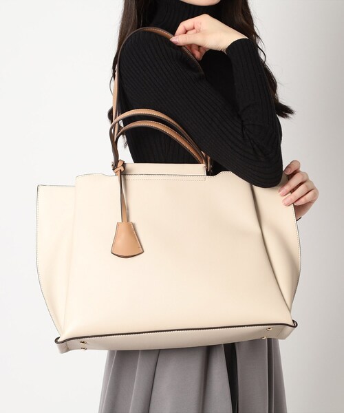 ESPERANZA(エスペランサ)の「【大容量/通勤・通学にピッタリ】横型A4トートバッグ(トートバッグ・レディース・アイボリー/ブラック/グレイッシュベージュ/ブルー・FREE)」の15枚目の写真